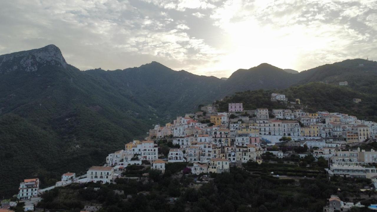 Panoramic Amalfitan Coast Hideaway Villa Vietri Bagian luar foto